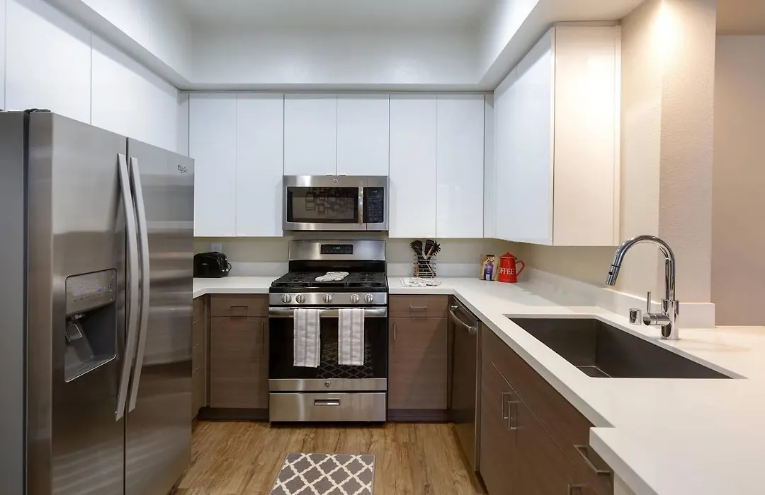 Top Floor Executive In Marina-1