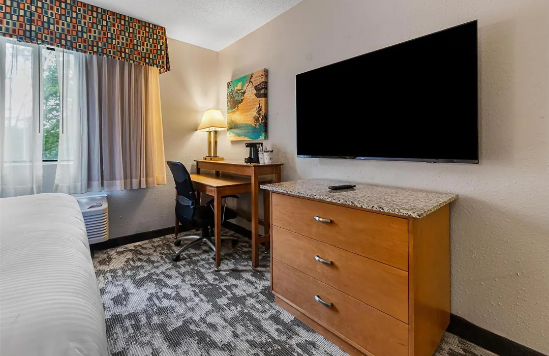 Best Western Ambassador Inn & Suites-1