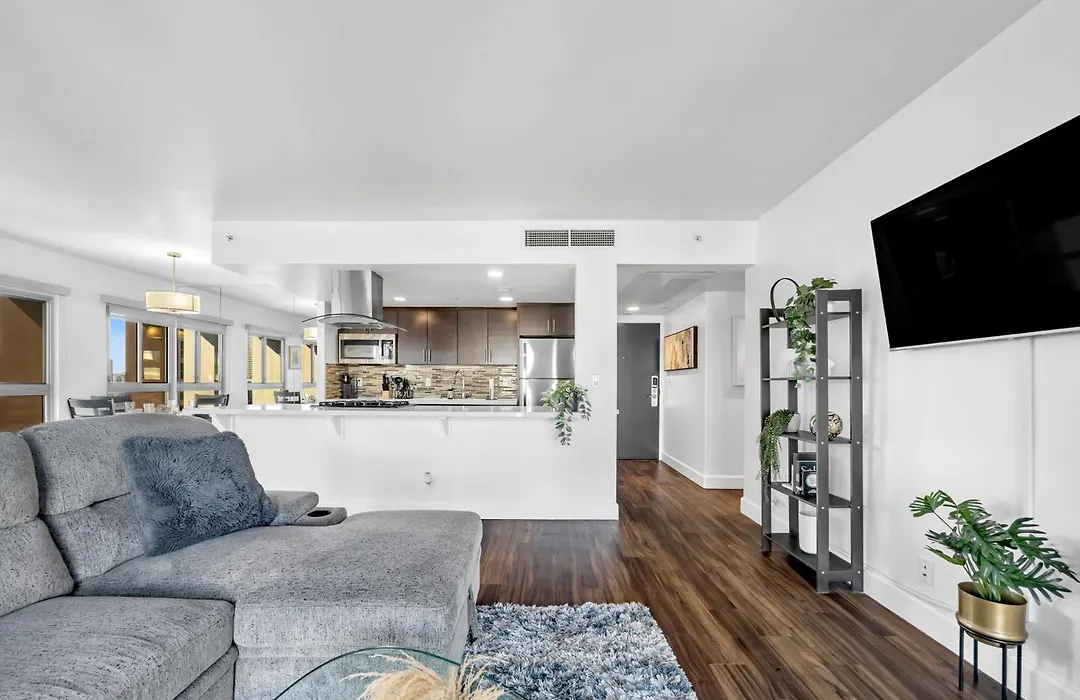 Modern Luxury 2 Bed With Panoramic City Views In Downtown La-1