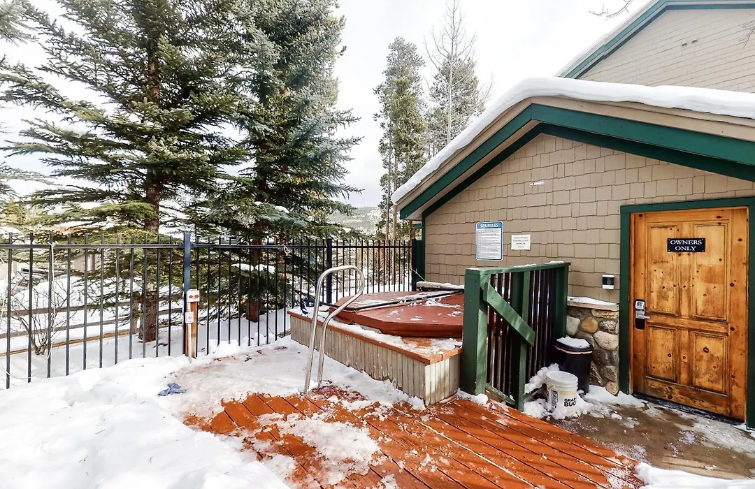 Twin Elk Lodge-1