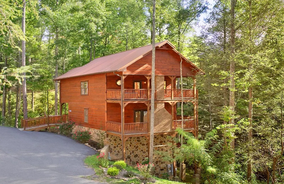 Cozy Hot Tub Cabin Outdoor Fireplace-1