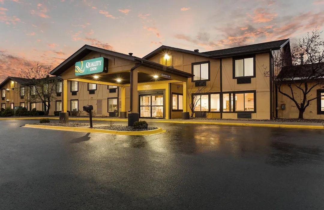 Quality Inn Marquette-1