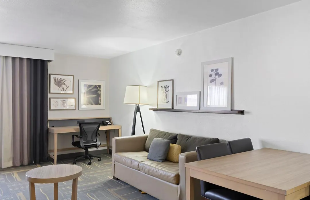 Greentree Inn & Suites Phoenix Sky Harbor-1