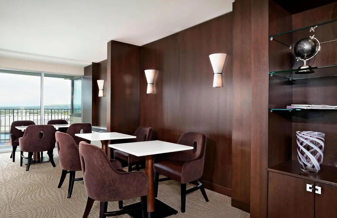 Sheraton Cavalier Calgary Hotel-1
