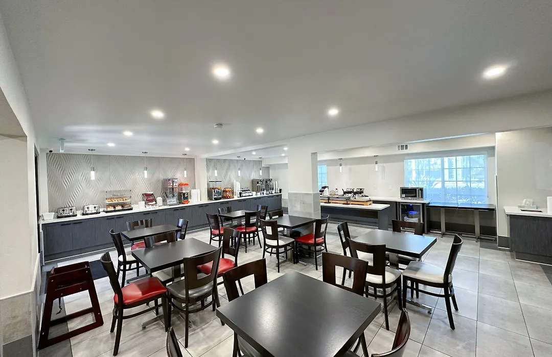 Ramada By Wyndham Anaheim Convention Center-1