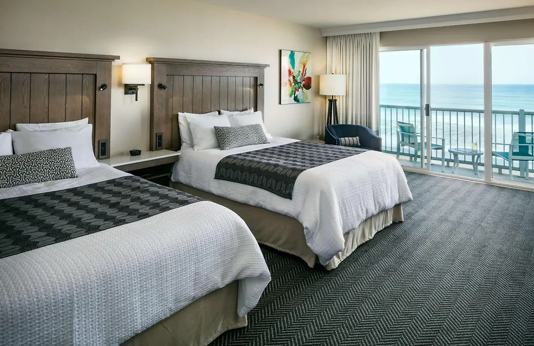 Beachfront Inn-1