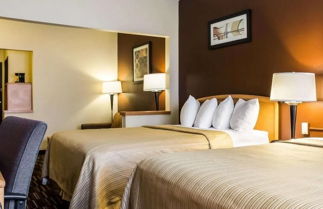 Quality Suites Near West Acres-1