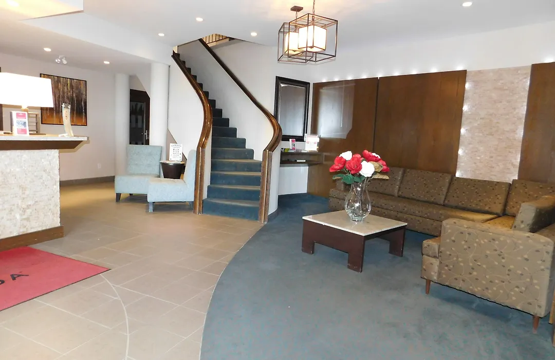 Ramada By Wyndham Kamloops-1