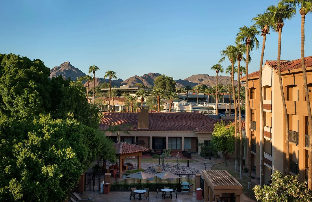 Sonesta Select Phoenix Camelback-1