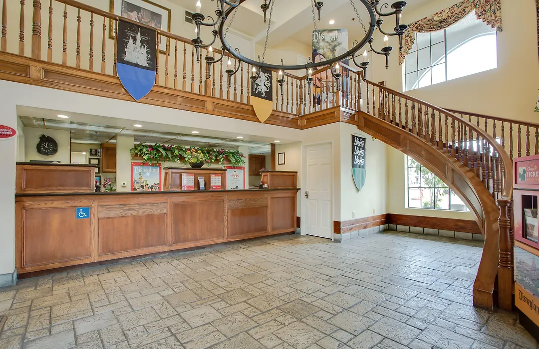 Castle Inn And Suites Anaheim-1