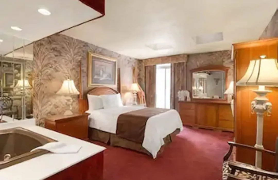 Travelodge By Wyndham Niagara Falls Fallsview-1