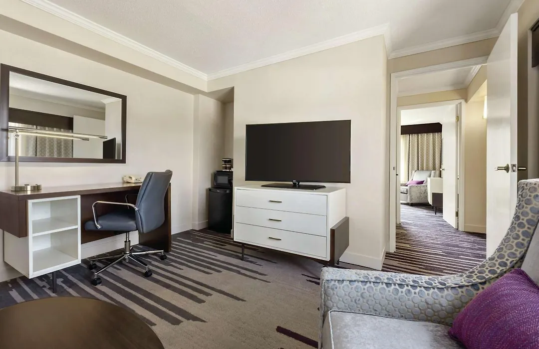 Doubletree By Hilton Milwaukee/Brookfield-1