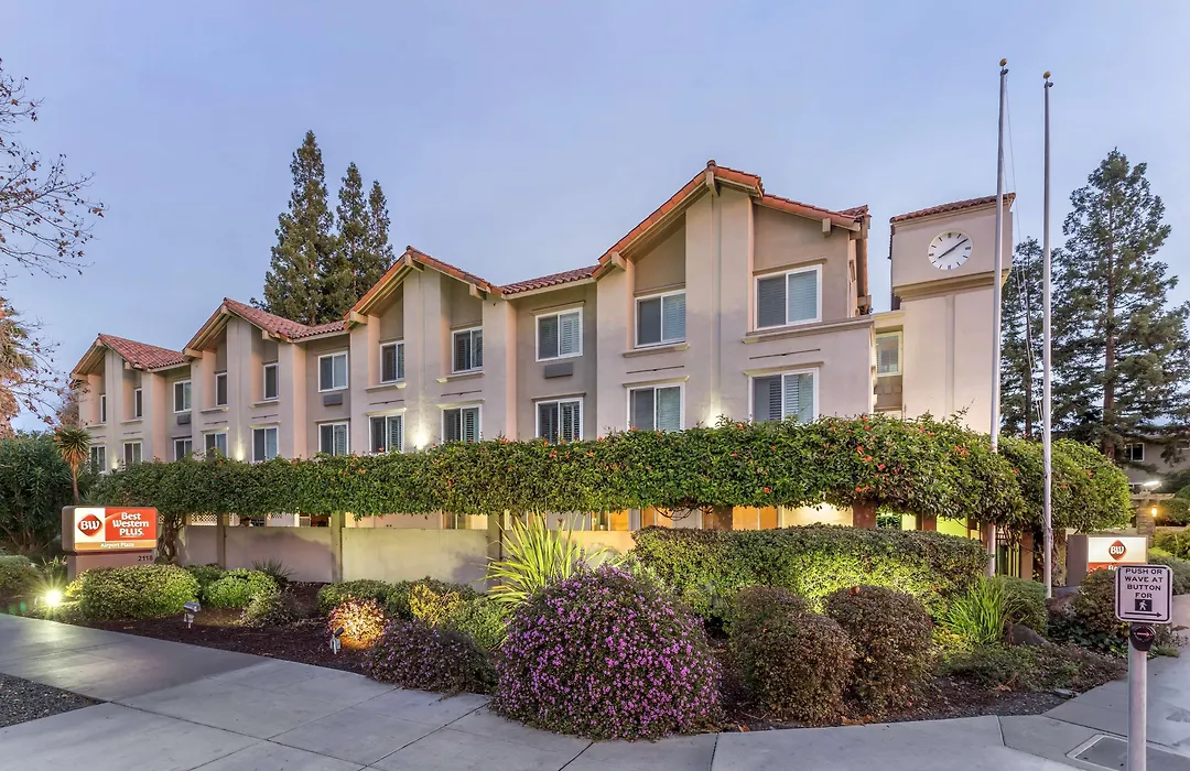 Best Western Plus Airport Plaza-1