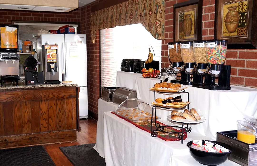 Plaza Inn Midland-1