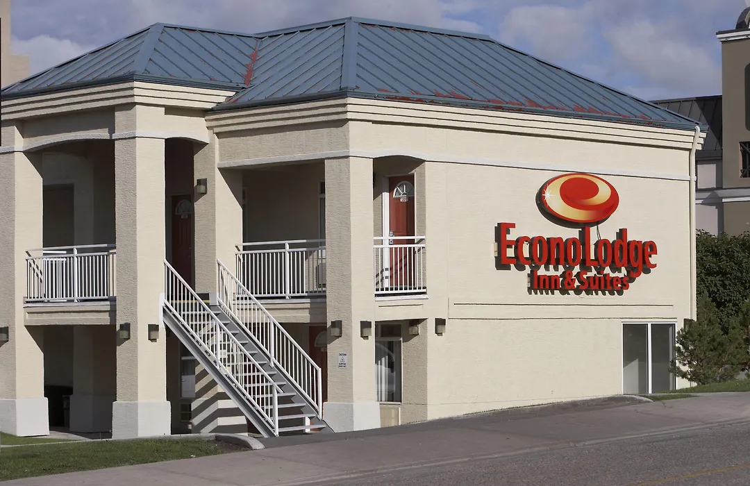 Econo Lodge Inn & Suites University-1
