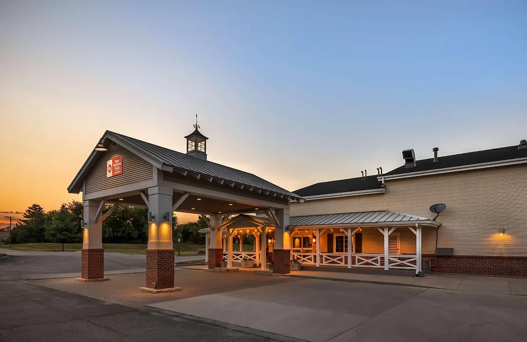 Best Western Plus University Park Inn & Suites-1