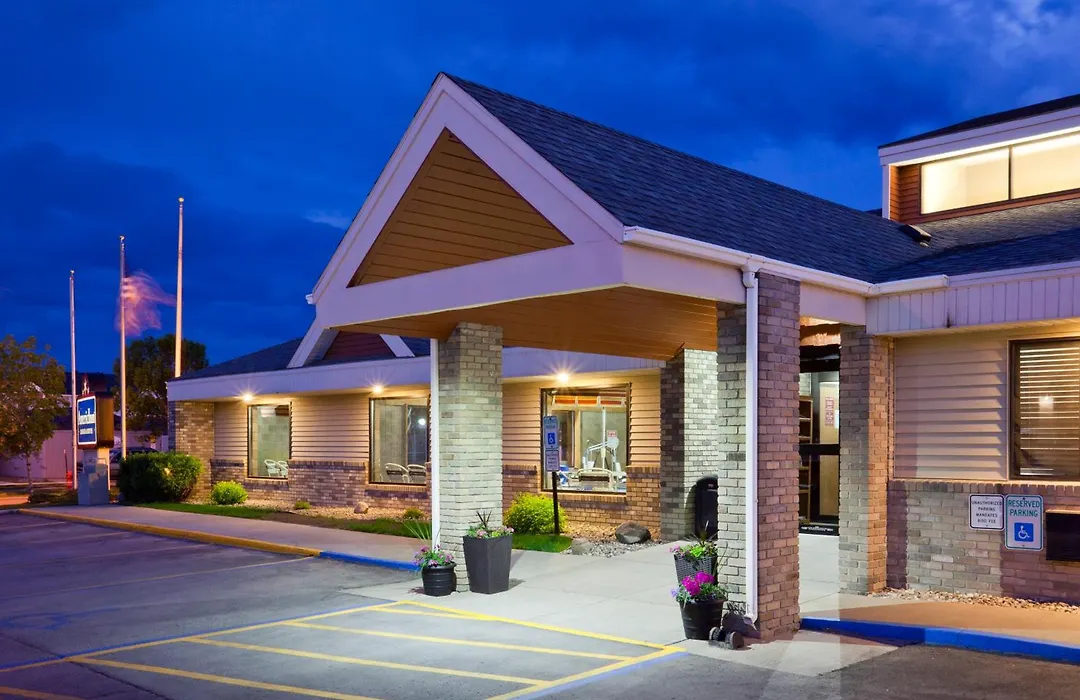 Americinn By Wyndham Fargo West Acres-1