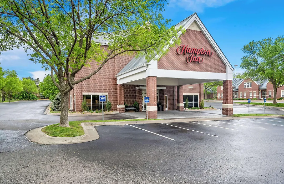 Hampton Inn South Heritage Park-1