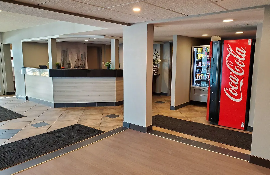 Super 8 By Wyndham Macleod Trail Calgary-1