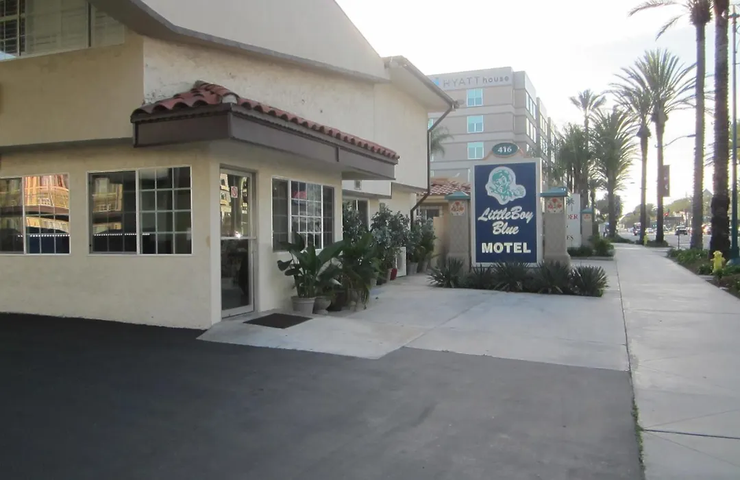 Little Boy Blue Motel-1