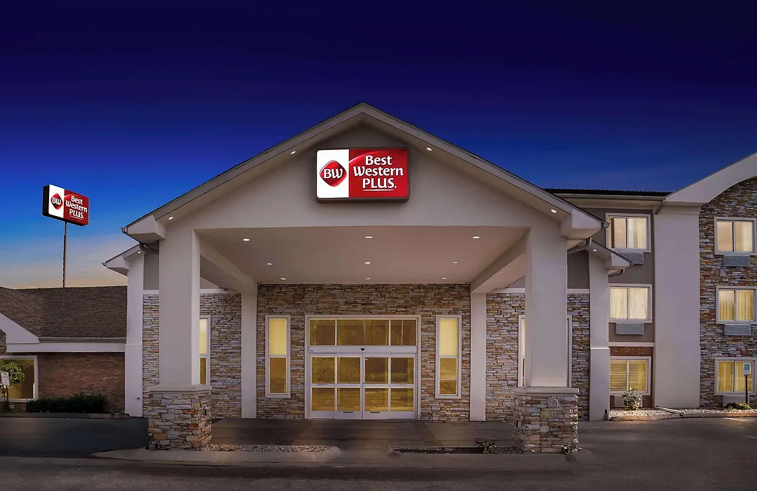 Best Western Plus Flint Airport Inn & Suites-1