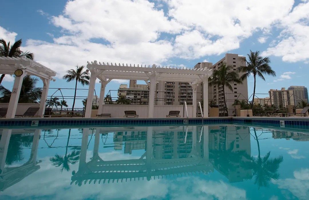Waikiki Monarch Hotel-1