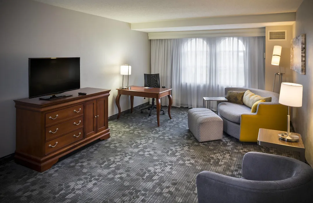 Courtyard By Marriott Norfolk Downtown-1