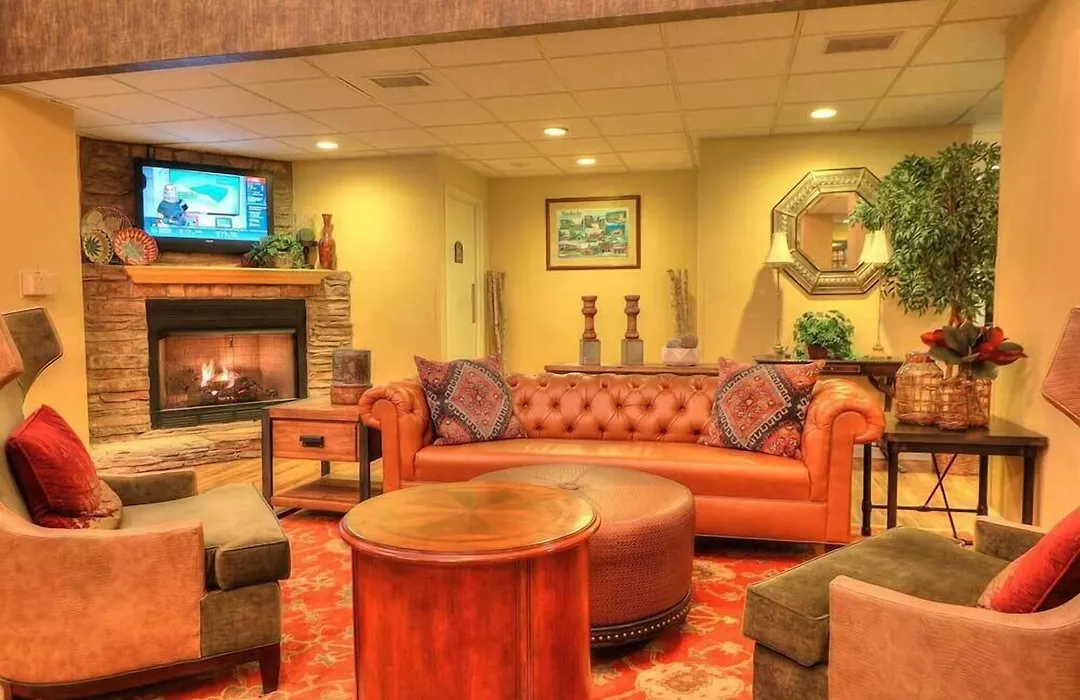 Edgewater Hotel And Conference Center-1