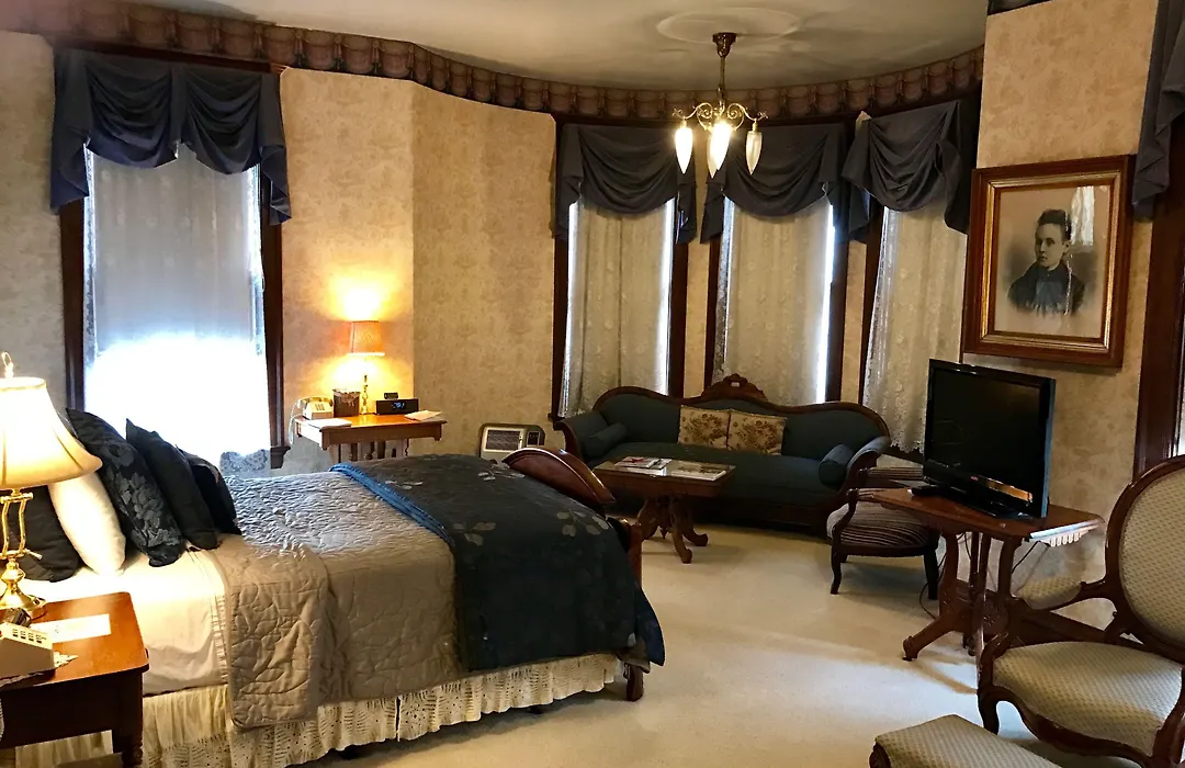 The Redstone Inn And Suites-1
