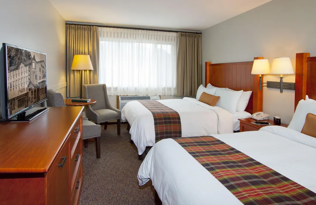 Whistler'S Inn-1