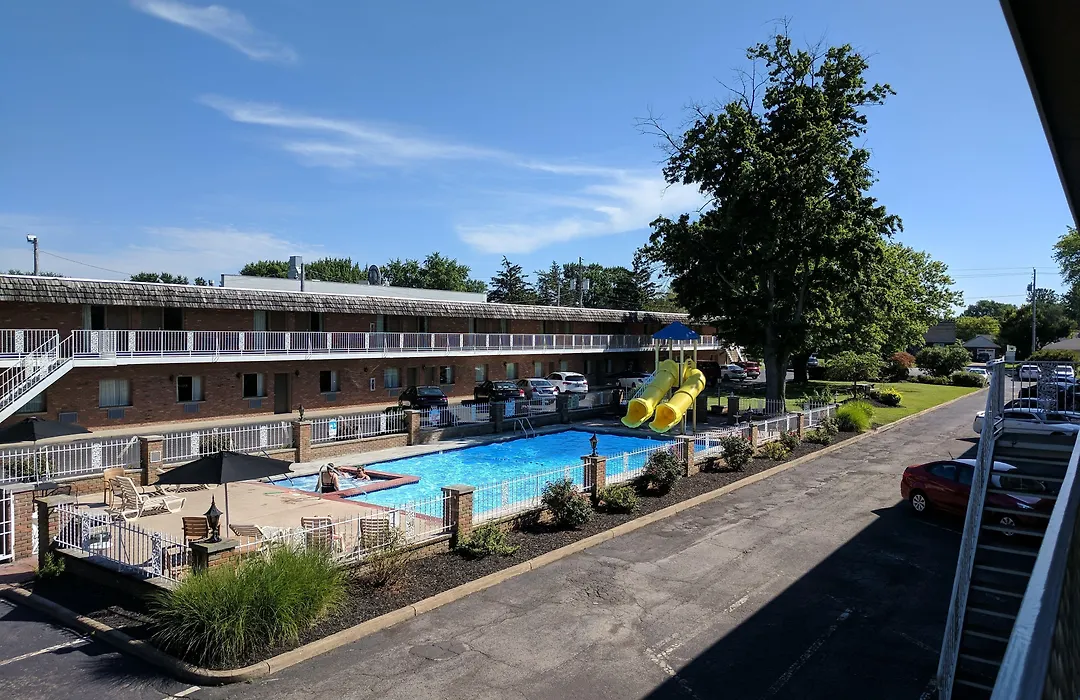 South Shore Inn-1