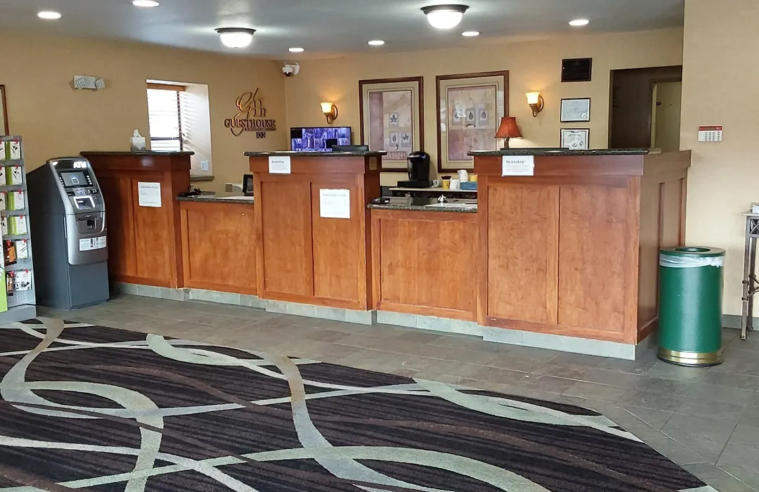 Lavissh Inn And Suites-1