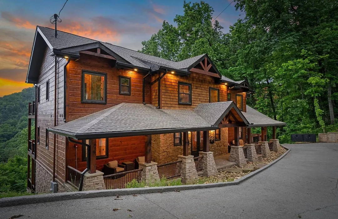 Black Bears & Biscuits Lodge By American Patriot Getaways-1