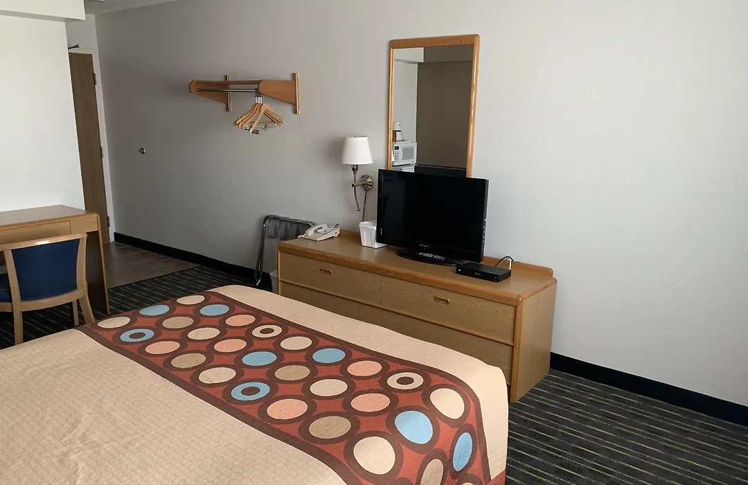Super 8 By Wyndham Medicine Hat Ab-1