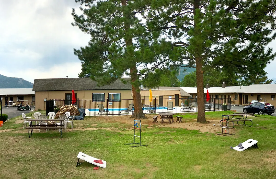 Estes Mountain Inn-1