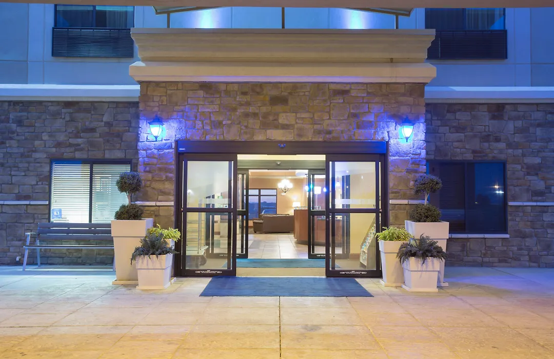 Holiday Inn Express & Suites Pueblo By Ihg-1