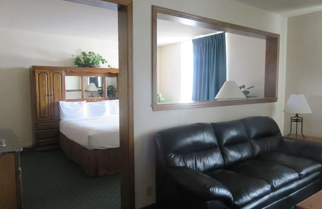 Baymont By Wyndham Fargo-1