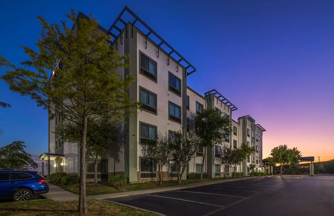 Best Western Plus Lackland Hotel And Suites.-1