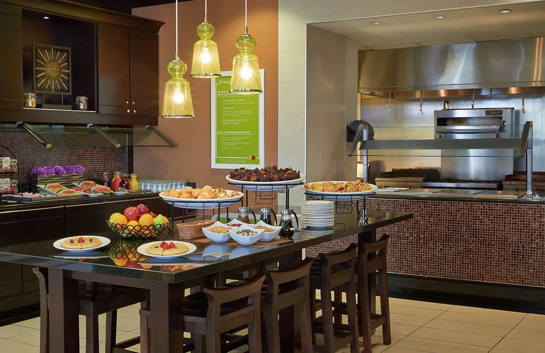 Hilton Garden Inn Toronto Airport West/Mississauga-1