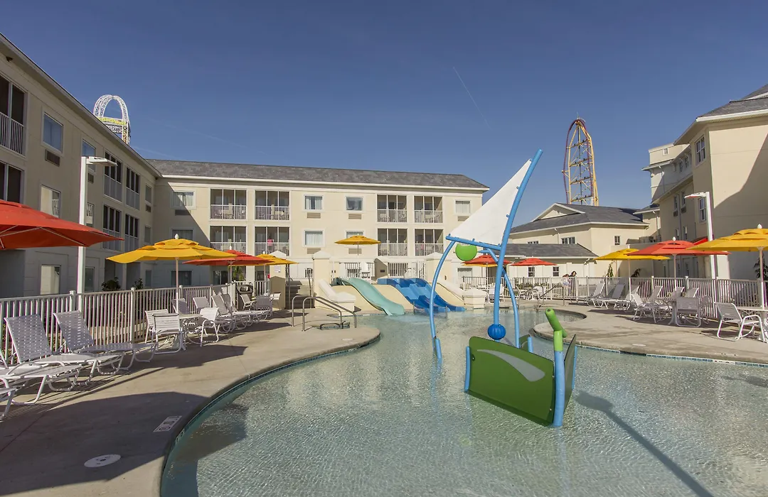 Cedar Point Hotel Breakers-1