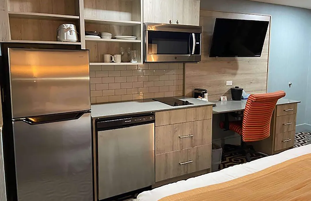 Ramada By Wyndham Medicine Hat-1