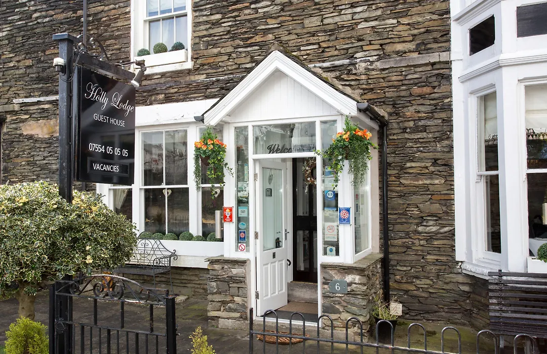 Holly Lodge Guest House With Free Off Site Health Club-1