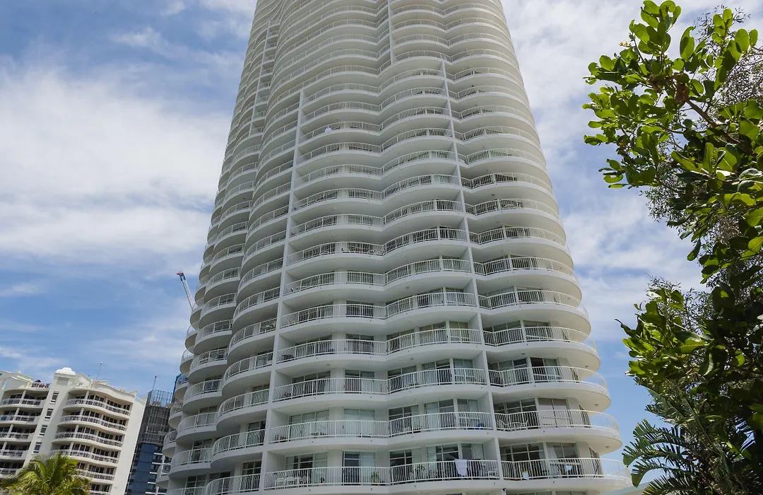 Burleigh Surf Apartments-1