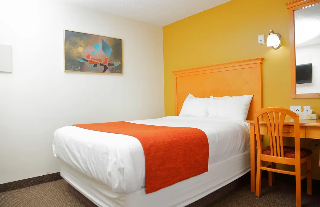 Chateau Motel-1