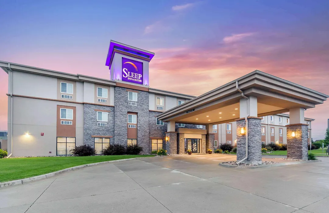 Sleep Inn & Suites Grand Forks Near Alerus Center-1