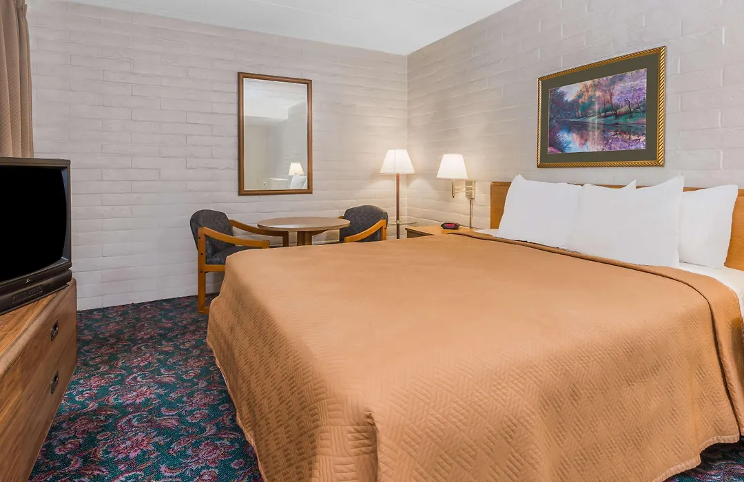 Knights Inn Dayton By Miller Lane-1