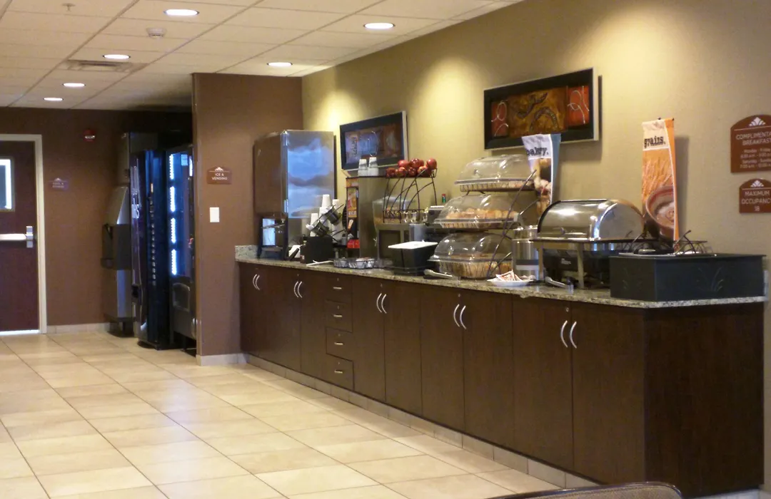Microtel Inn & Suites By Wyndham Minot-1