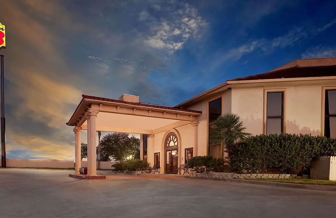 Super 8 By Wyndham Corpus Christi Northwest-1
