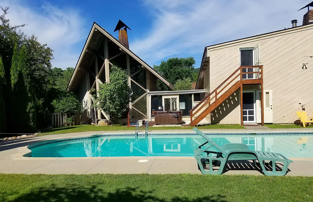 Toll Road Inn-1