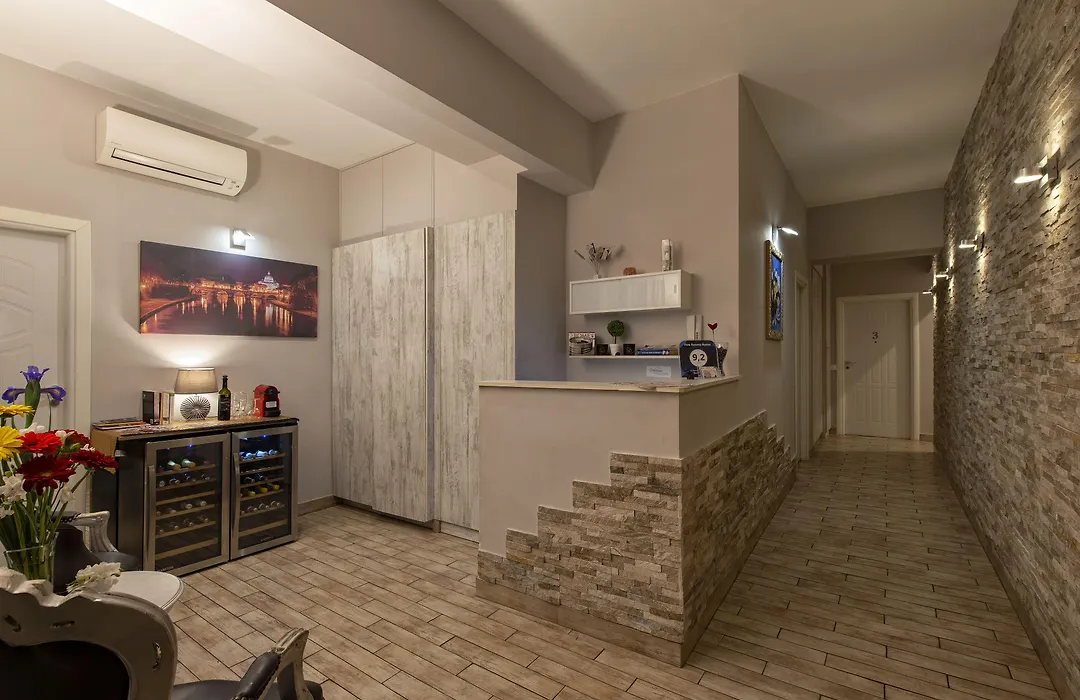 Five Rooms Rome Guesthouse-1